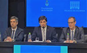 Los técnicos del FMI se reunieron con Lacunza y Sandleris