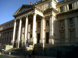 Tribunales I fachada reducida
