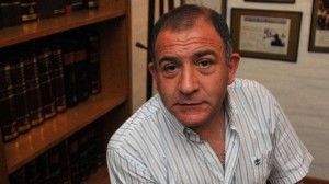Luis Juez en su estudio