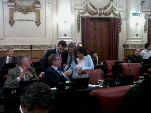 sesion busso y titulares bloques opositores discriminación a cba