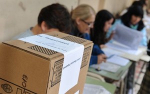 URNA-mesa-de-votacion-paso1