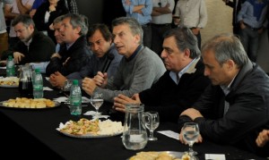 Foto 1. Macri con dirigentes de PRO, UCR y FC en Río Cuarto