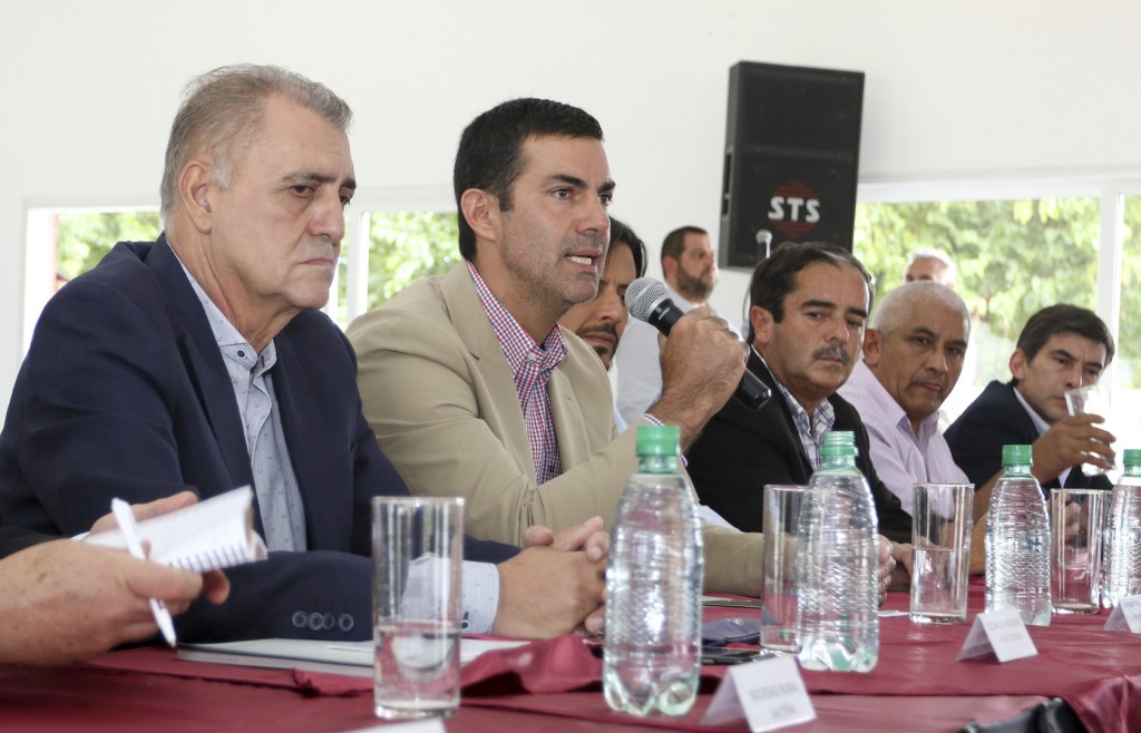 13-02-graficos-urtubey-reunion-consejo-economico-social